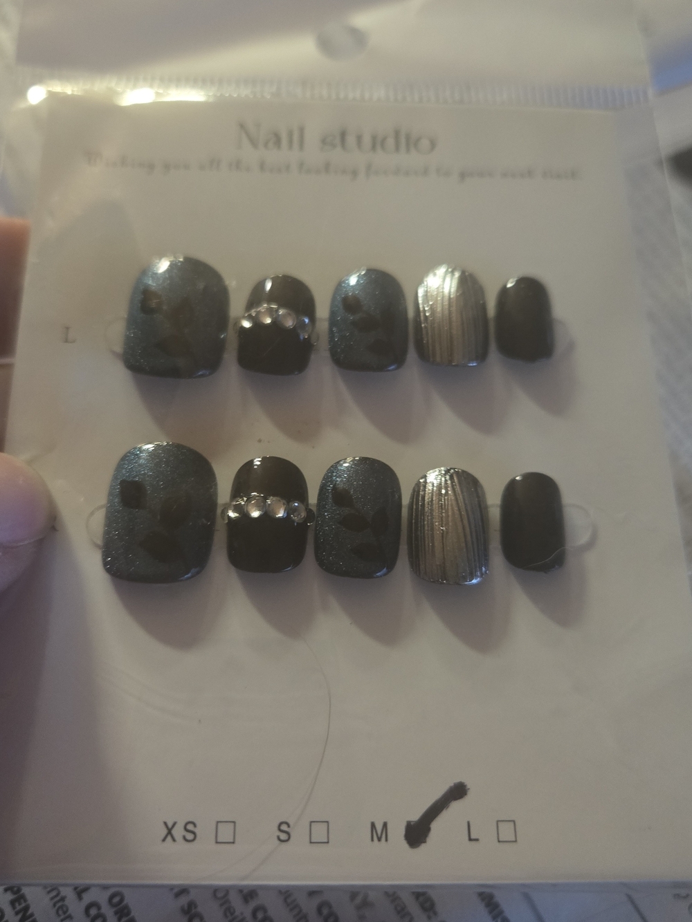 Men’s Press-On Nail Set in Dark Gray/Black